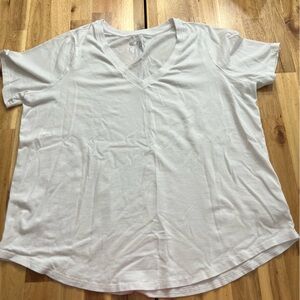 Terra & Sky White V-Neck Short Sleeve Tee Size 14W